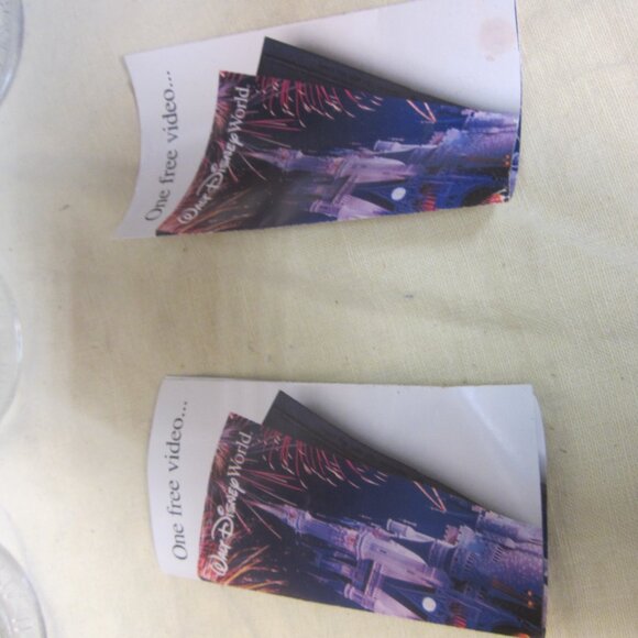 VTG DISNEY TUMBLERS MCDONALDS COLLECTIBLE 100 YEARS OF MAGIC - Picture 3 of 16